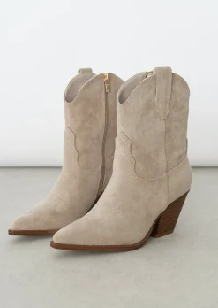 Bottes^Outfitbook Bottines style Santiags BEIGE