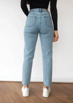 Jeans^Outfitbook Jean bleu avec ceinture asymétrique