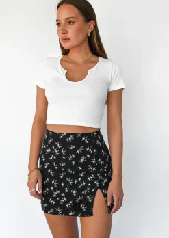 Jupes^Outfitbook Jupe courte fleurie avec fente et boutons NOIR