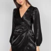 Robes^Outfitbook Robe noir en satin drapé BLACK