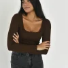 Hauts^Outfitbook Top côtelé à encolure carrée MARRON